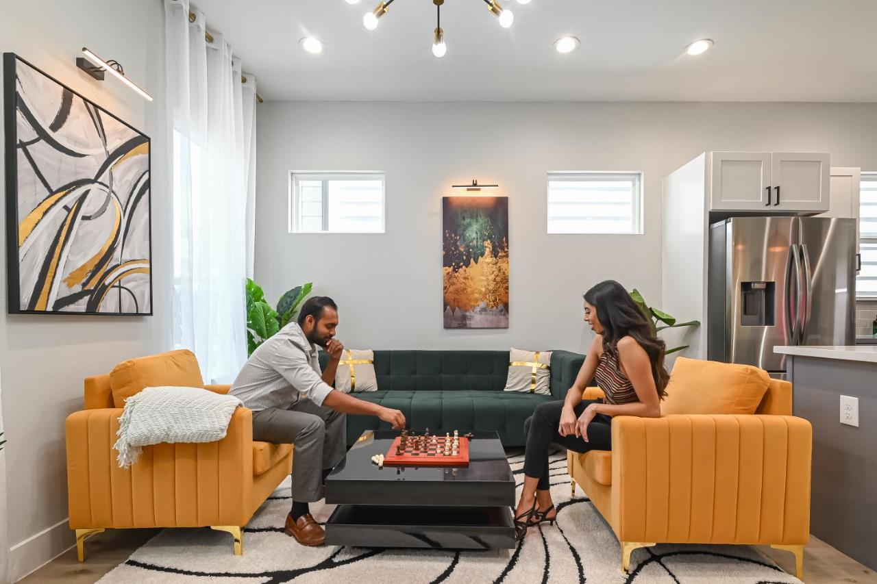 Elegant 3br Haven- Games, Luxury & Lush Garden *